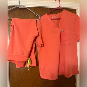 Figs coral XL top and large petite bottoms
